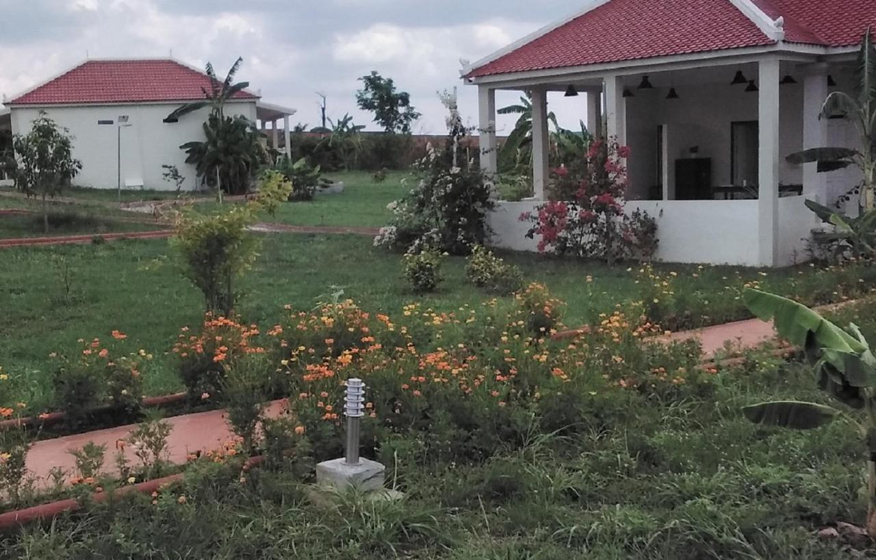 Koh Ker Hotel And Restaurant Phumi Moreal Exterior photo